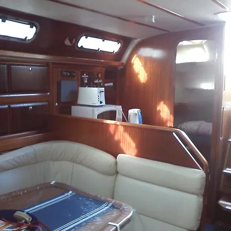 Downtown Yacht 船上ホテル バルセロナ